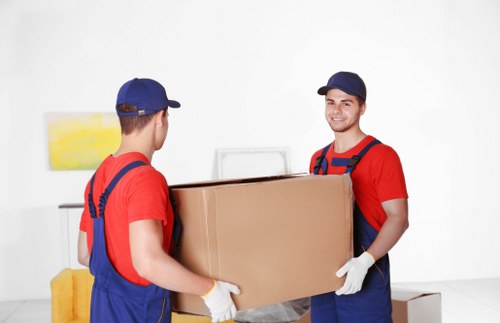 Removals van service near Mortlake homes and riverside streets